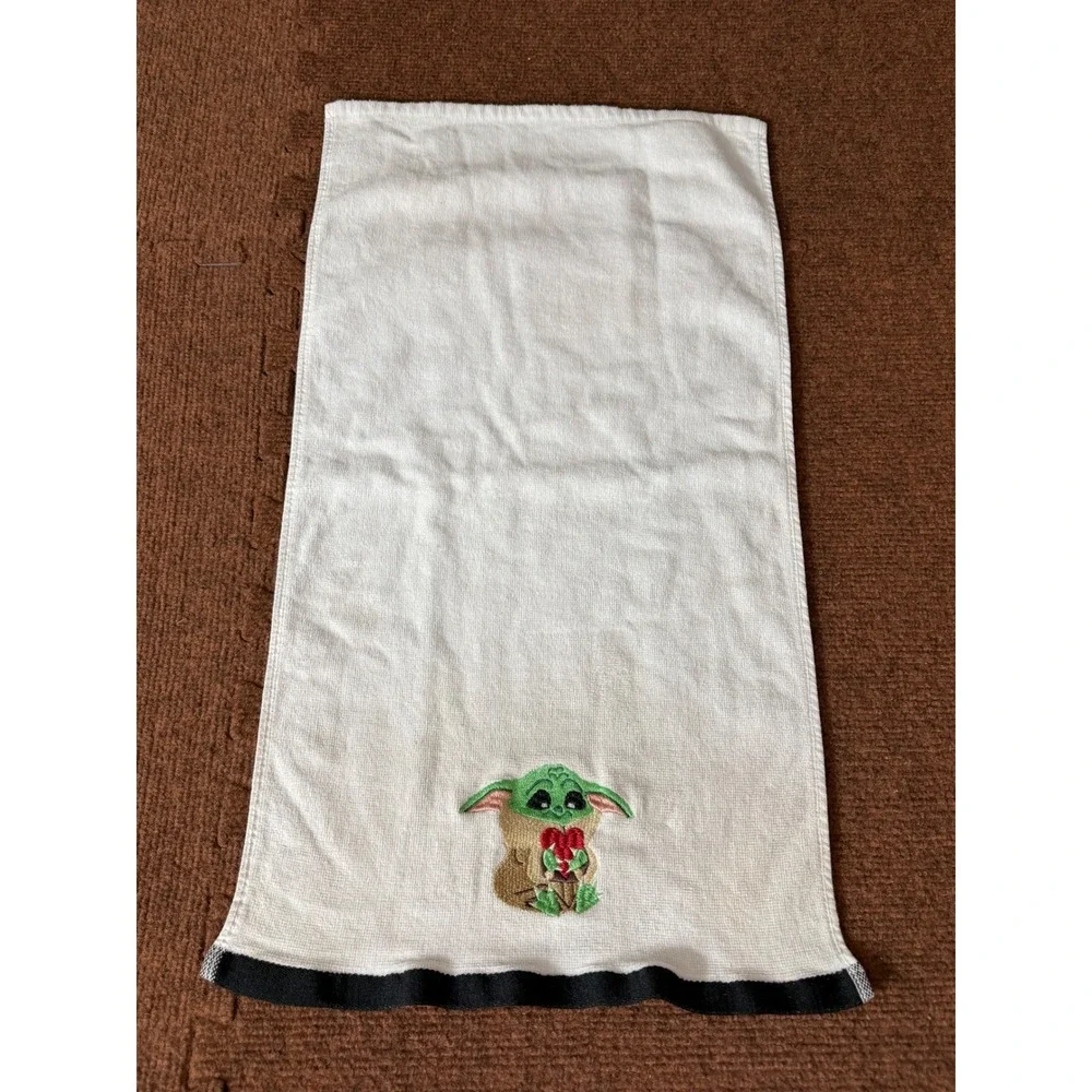 Star‎ Wars Baby Yoda Grogu Hand Towel White Cotton Embroidered Heart Mandalorian